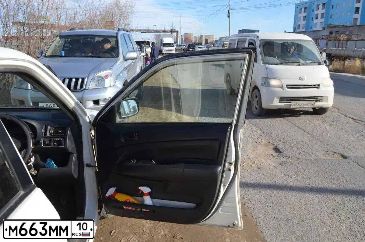 Фото автомобиля TOYOTA COROLLA, 2012 — госномер М663ММ10. Цвет: Белый