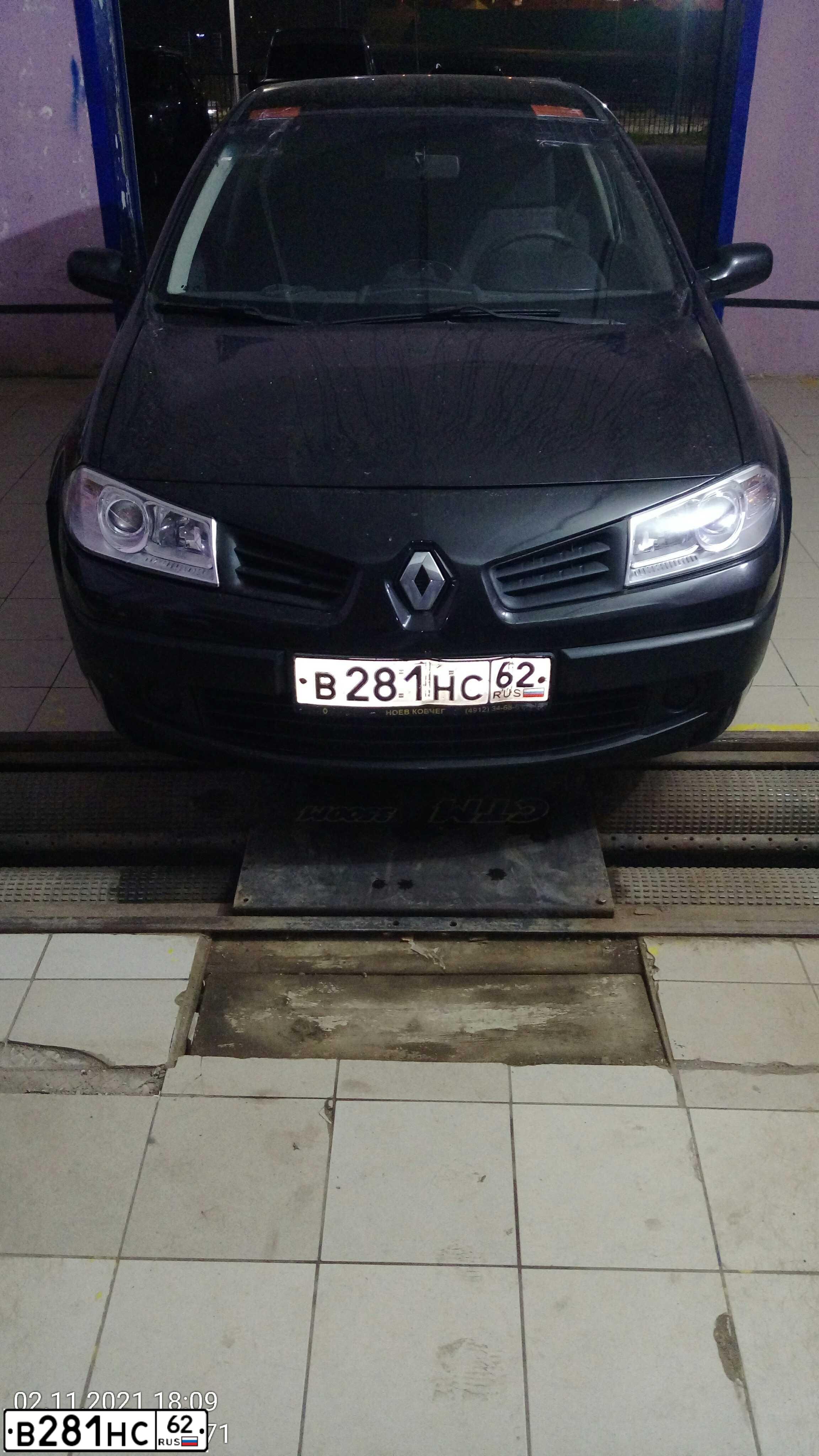 Фото автомобиля RENAULT MEGANE, 2008 — госномер В281НС62. Цвет: ЧЕРНЫЙ