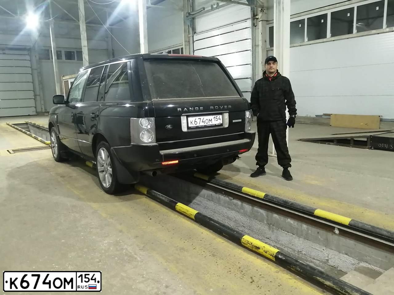 Фото автомобиля LANDROVER RANGE ROVER, 2007 — госномер О701УС154. Цвет: ЧЕРНЫЙ