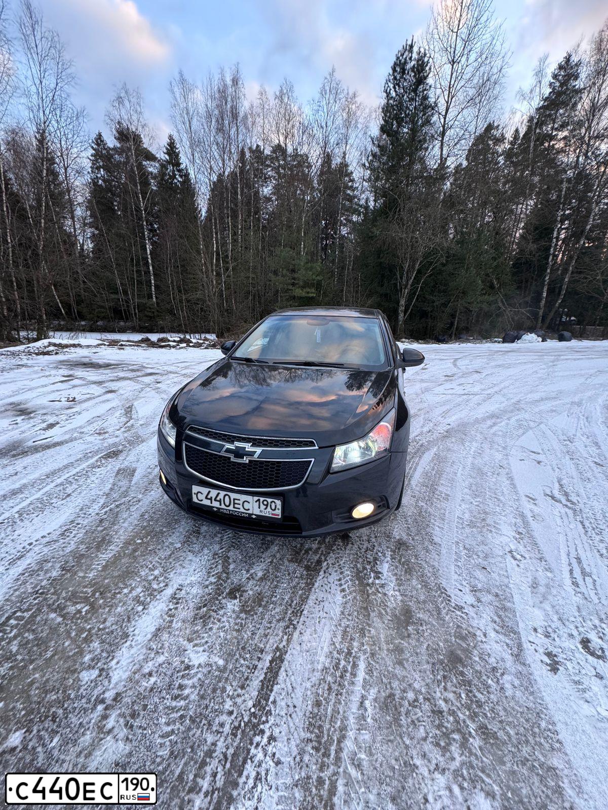 Фото автомобиля CHEVROLET CRUZE, 2010 — госномер С440ЕС190. Цвет: ЧЕРНЫЙ