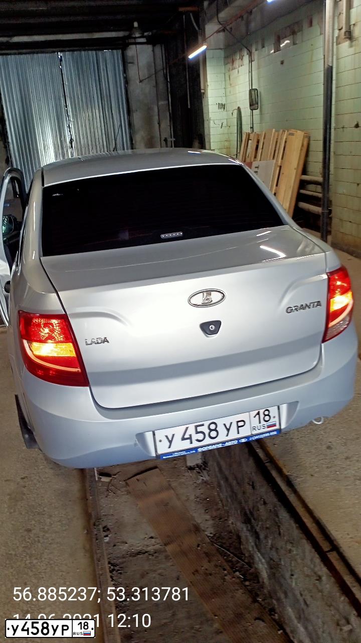 Фото автомобиля LADA 2190 GRANTA, 2016 — госномер В457НУ18. Цвет: СЕРЕБРИСТЫЙ