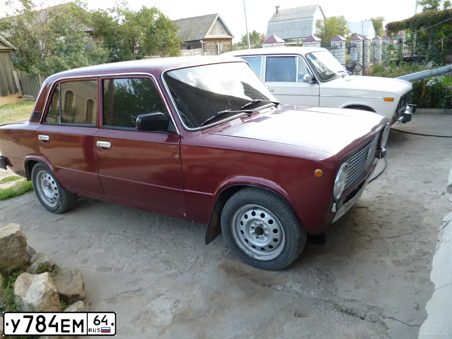 Фото автомобиля VAZ 2101 LADA, 1983 — госномер У784ЕМ64. Цвет: Красный