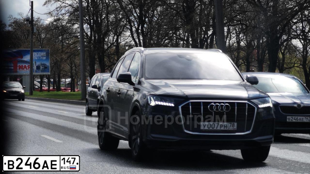 Фото автомобиля SKODA SUPERB, 2010 — госномер В246АЕ147. Цвет: СИНИЙ ТЕМНЫЙ