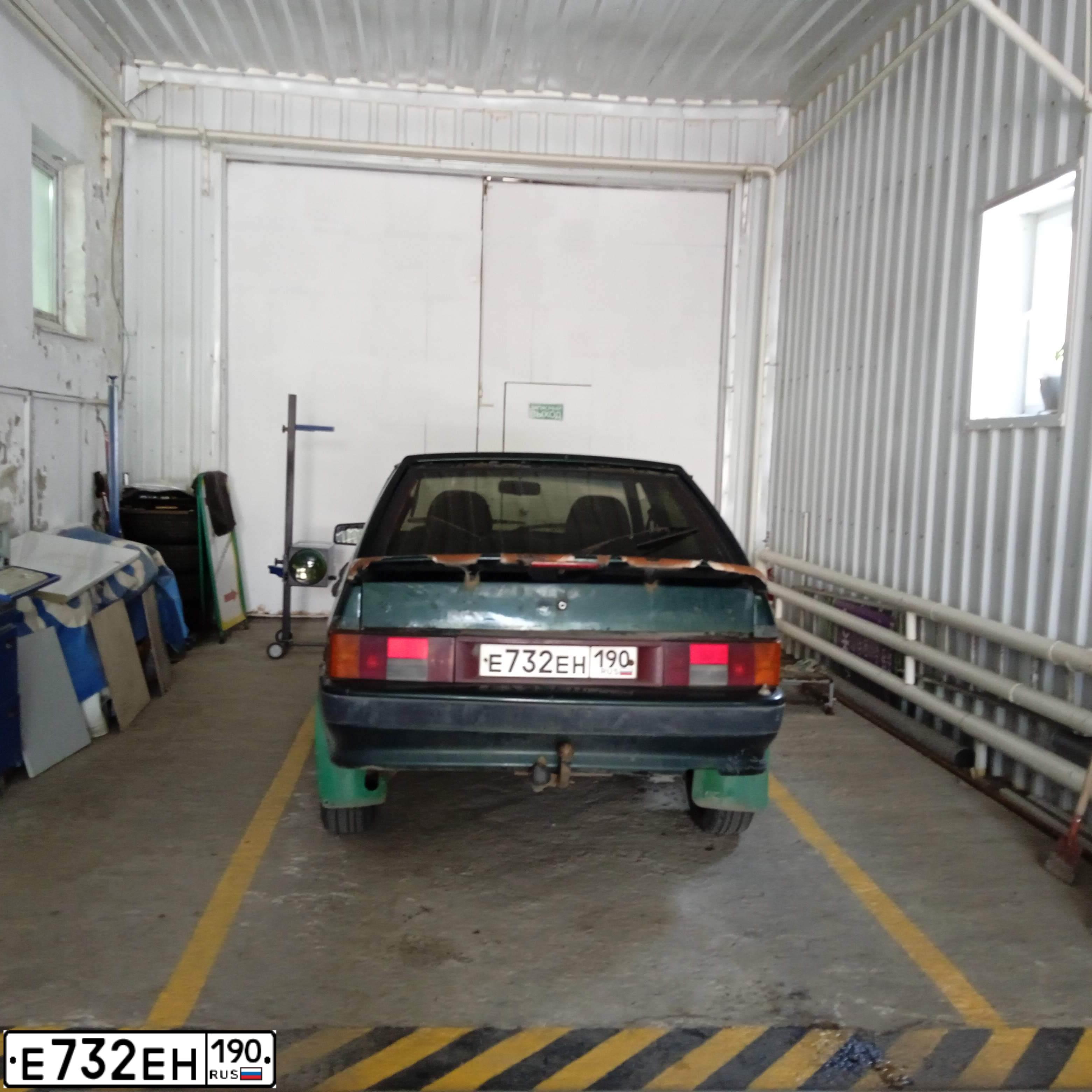 Фото автомобиля LADA 2114 SAMARA, 2003 — госномер А600ХХ799. Цвет: ЗЕЛЕНЫЙ ТЕМНЫЙ