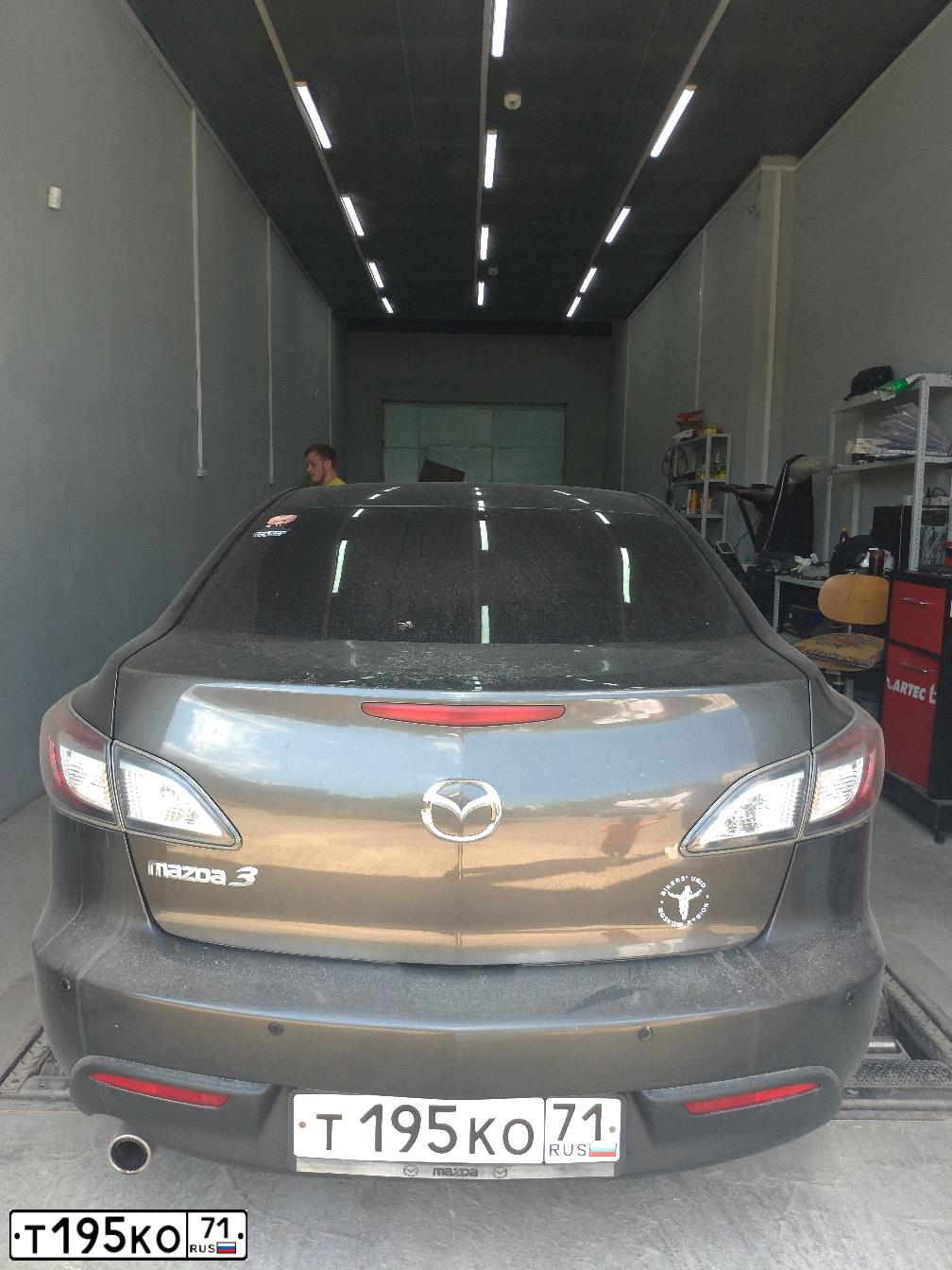 Фото автомобиля MAZDA 323, 2010 — госномер С903ХЕ790. Цвет: СЕРЫЙ ТЕМНЫЙ
