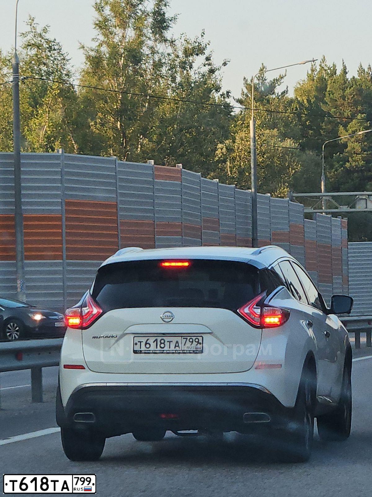 Фото автомобиля NISSAN MURANO, 2019 — госномер Т618ТА799. Цвет: Белый