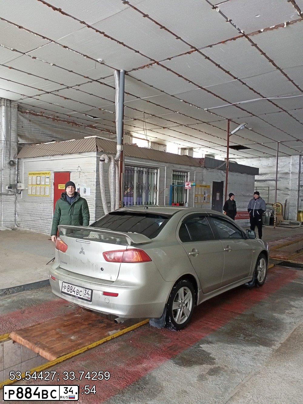 Фото автомобиля MITSUBISHI LANCER, 2007 — госномер О373ЕС32. Цвет: БЕЖЕВЫЙ