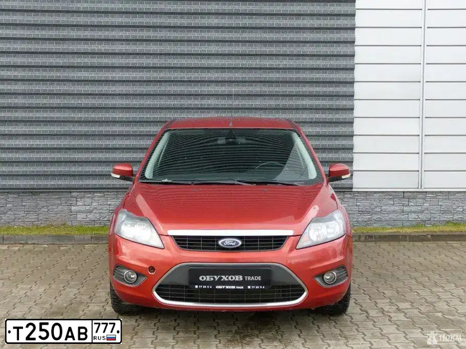 Фото автомобиля FORD FOCUS, 2010 — госномер Т250АВ777. Цвет: Красный