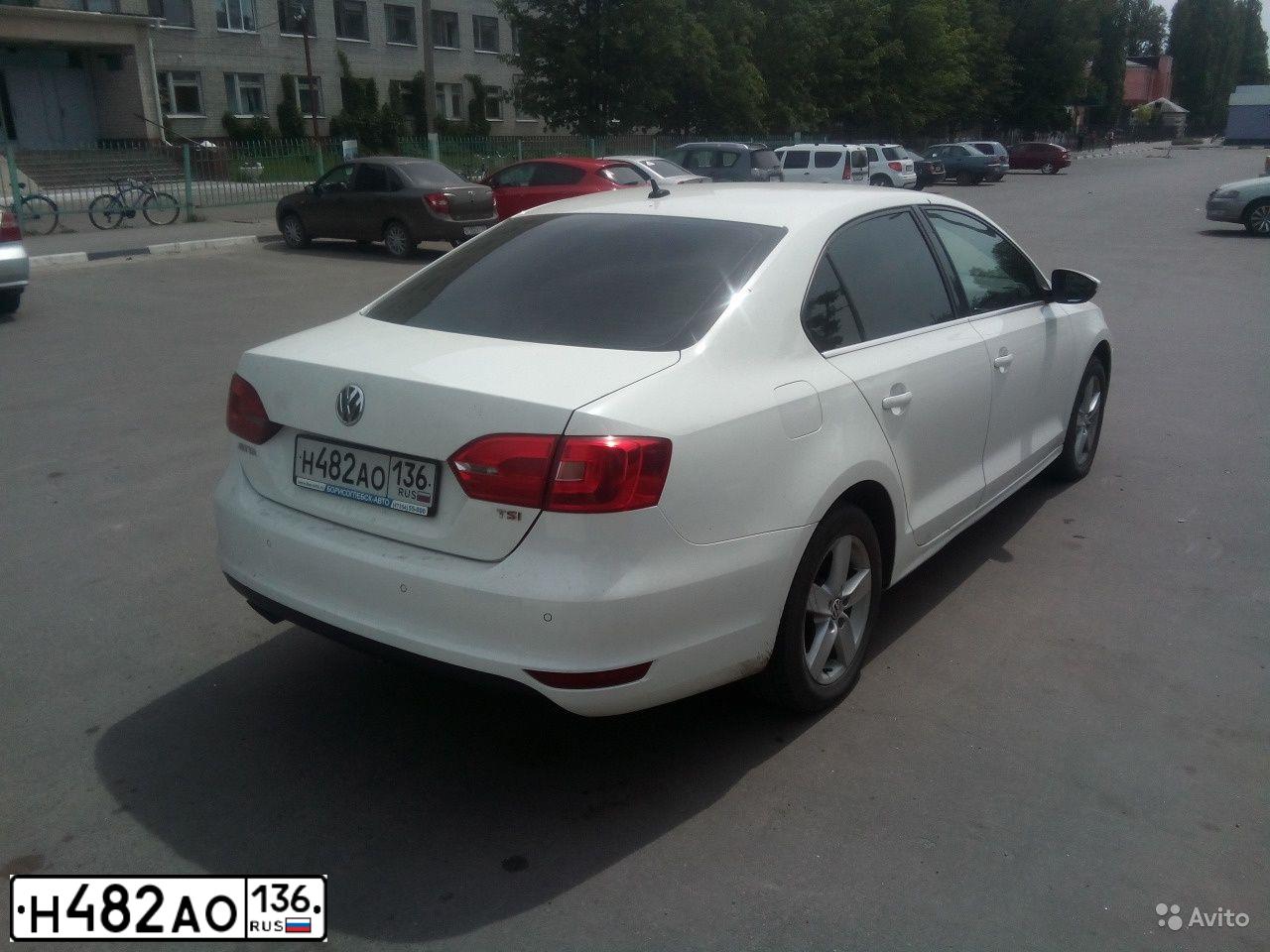 Фото автомобиля VOLKSWAGEN JETTA, 2012 — госномер О401ТС48. Цвет: Белый