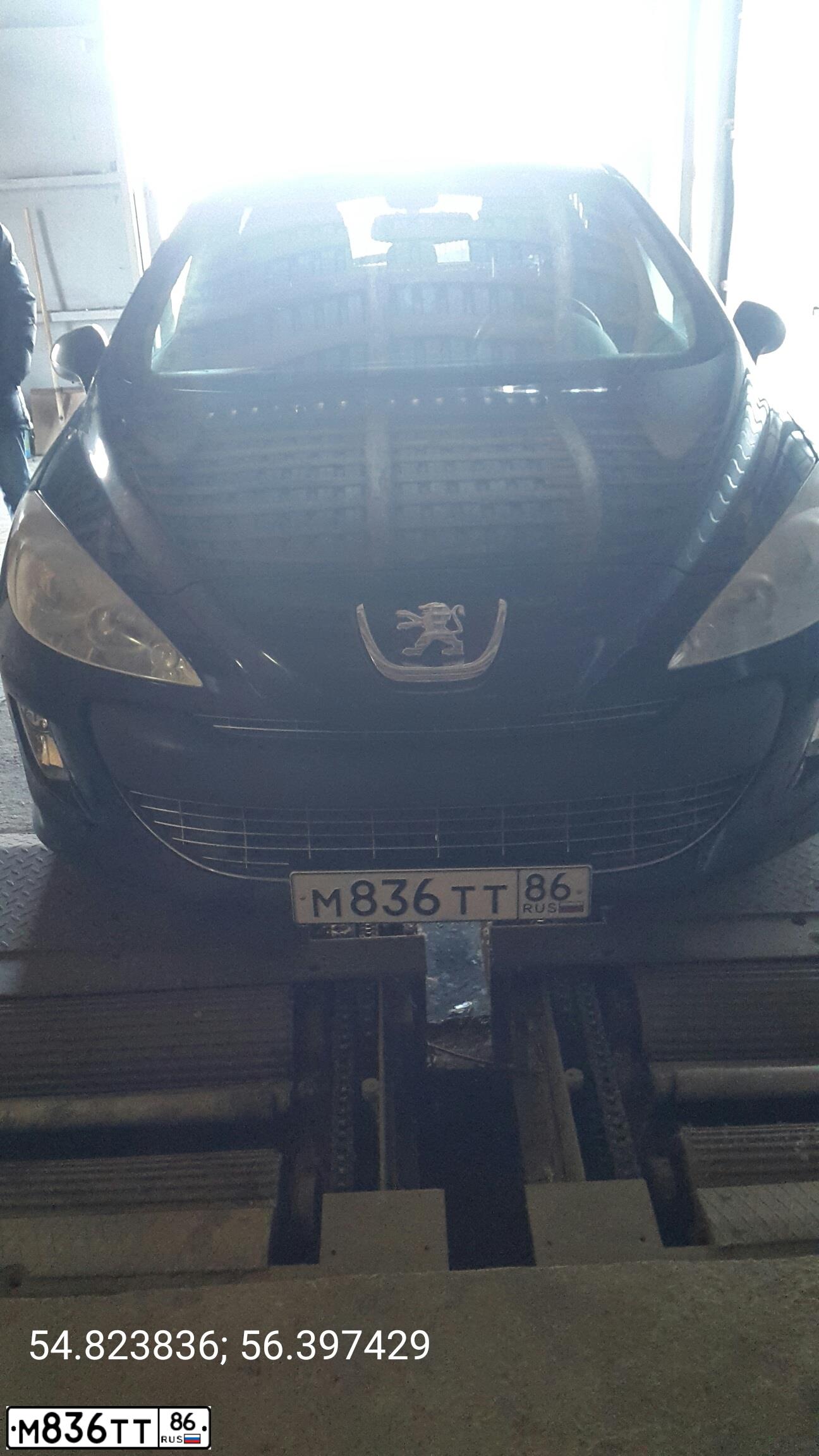 Фото автомобиля PEUGEOT 308, 2010 — госномер М836ТТ86. Цвет: ЧЕРНЫЙ