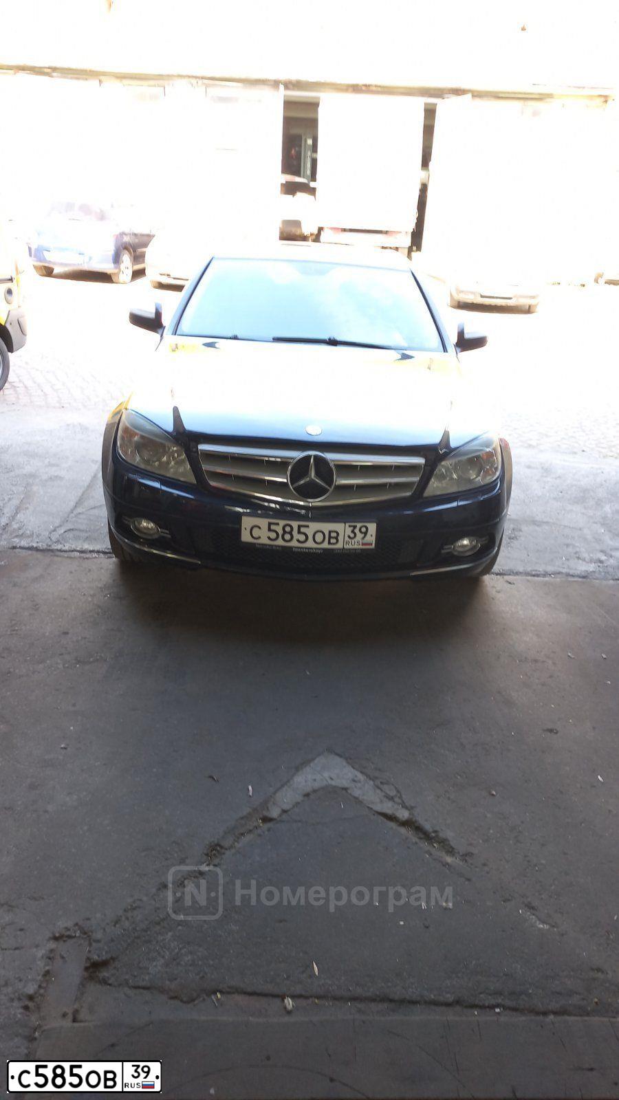Фото автомобиля MERCEDES C-KLASSE, 2007 — госномер С585ОВ39. Цвет: ТЕМНО-СИНИЙ 