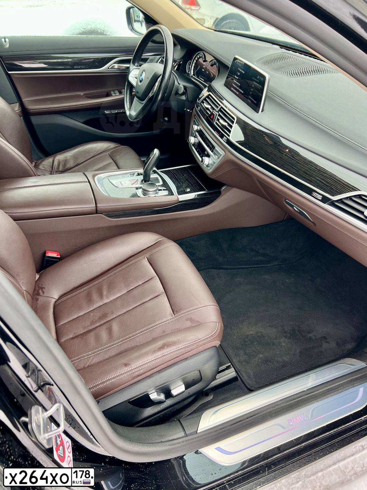 Фото автомобиля BMW W SERIE 7, 2017 — госномер Х264ХО178. Цвет: ЧЕРНЫЙ