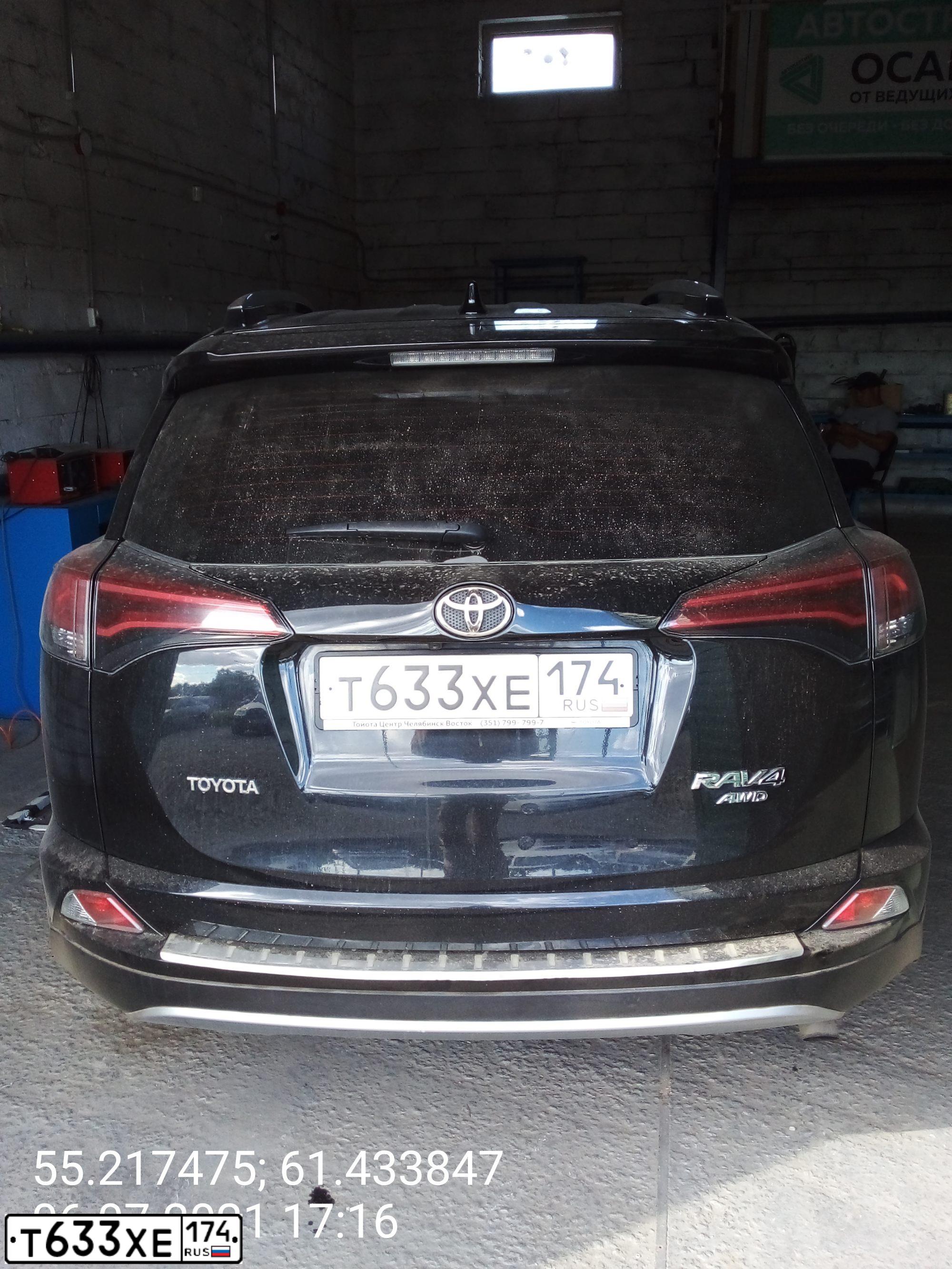 Фото автомобиля TOYOTA RAV4, 2017 — госномер Е438МН702. Цвет: ЧЕРНЫЙ МЕТАЛЛИК