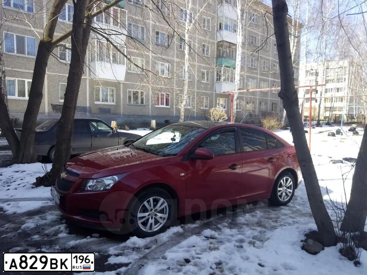 Фото автомобиля CHEVROLET CRUZE, 2010 — госномер К389ХТ196. Цвет: Красный