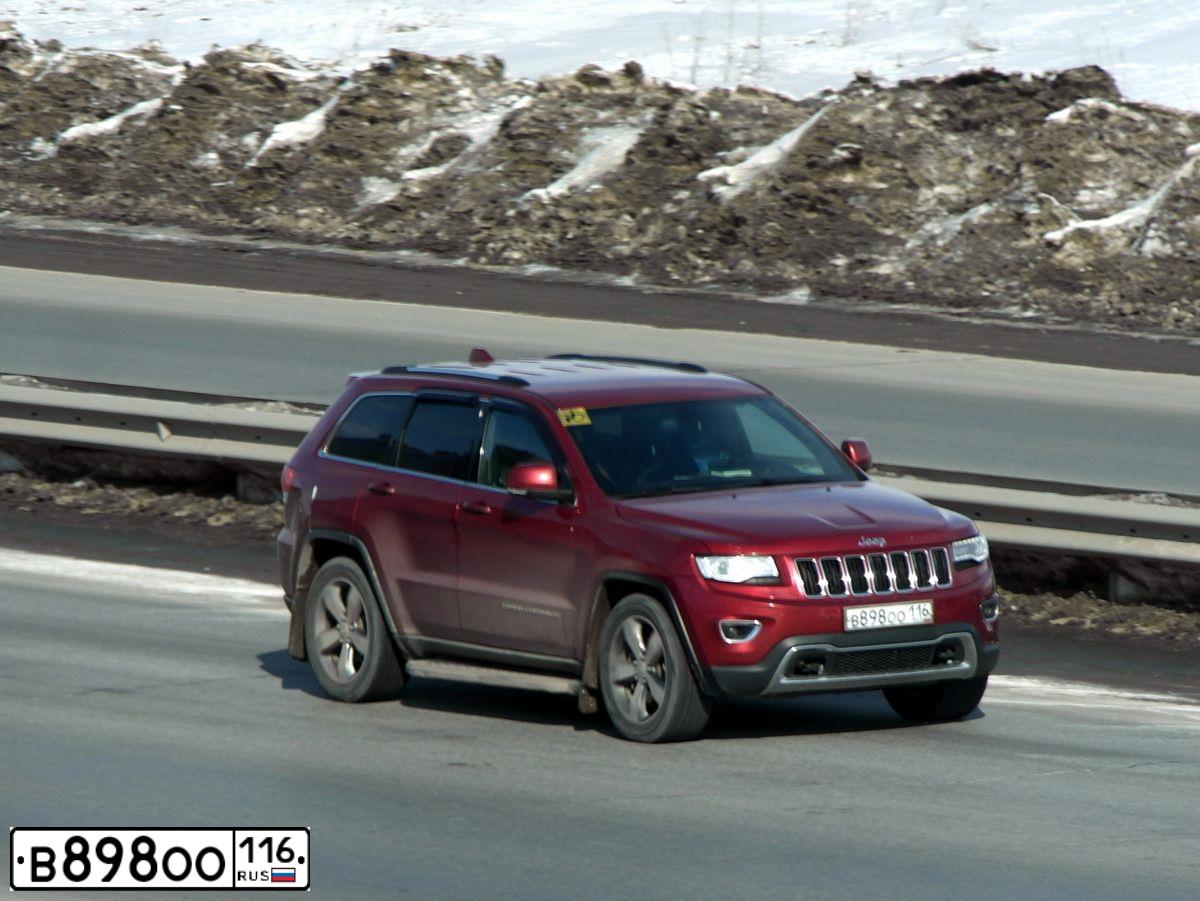 Фото автомобиля JEEP GRAND CHEROKEE, 2013 — госномер В898ОО116. Цвет: ТЕМНО-КРАСНЫЙ