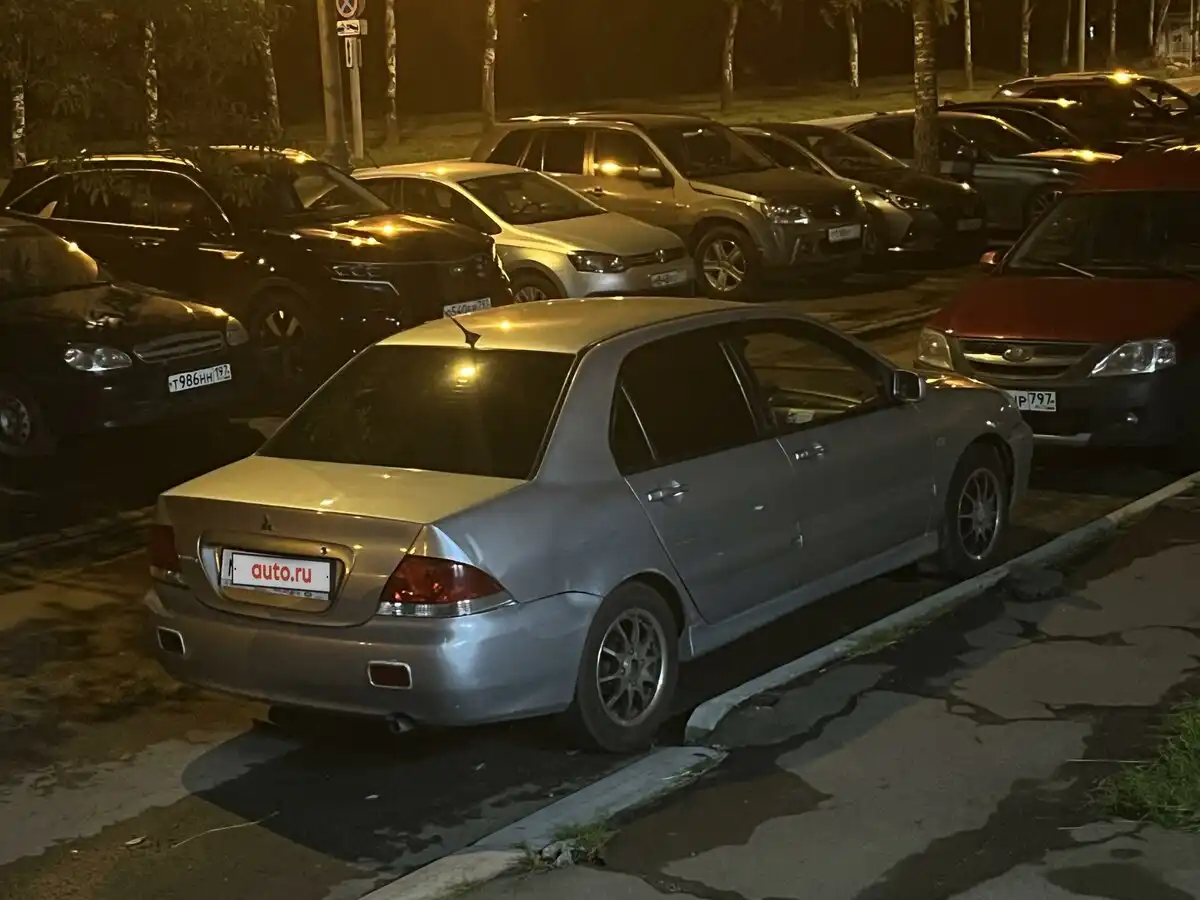 Фото автомобиля FORD FUSION, 2005 — госномер Р662УЕ40. Цвет: СЕРЕБРИСТЫЙ