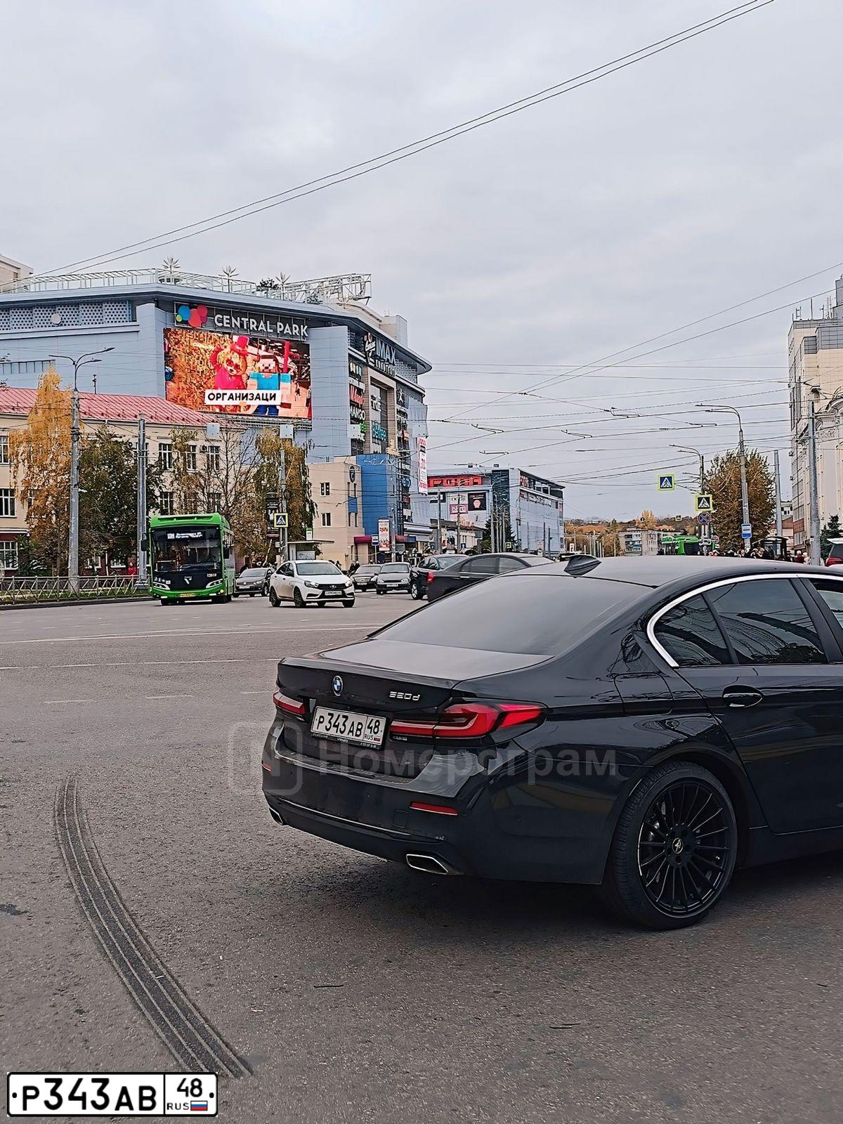 Фото автомобиля BMW 520D, 2021 — госномер Р100ОА46. Цвет: ЧЕРНЫЙ
