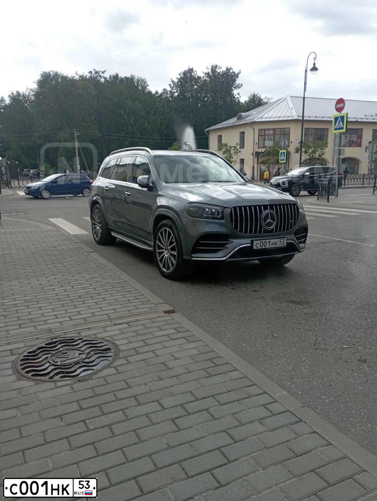 Фото автомобиля BMW SERIE 7, 2011 — госномер О299ЕА32. Цвет: ЧЕРНЫЙ МЕТАЛЛИК