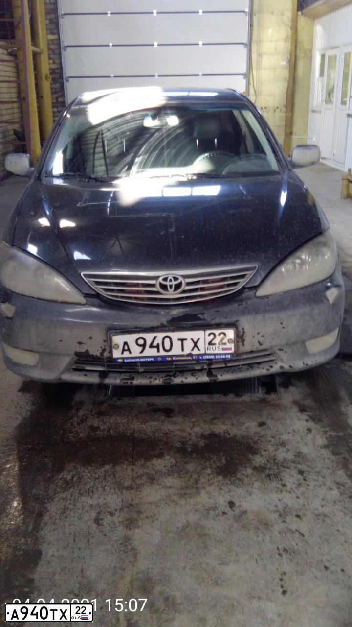 Фото автомобиля TOYOTA CAMRY, 2005 — госномер А940ТХ22. Цвет: ЧЕРНЫЙ
