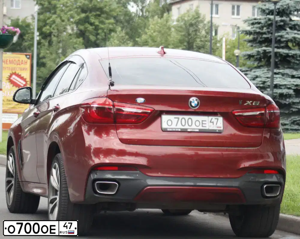 Фото автомобиля BMW X6, 2015 — госномер Х676КК178. Цвет: Красный