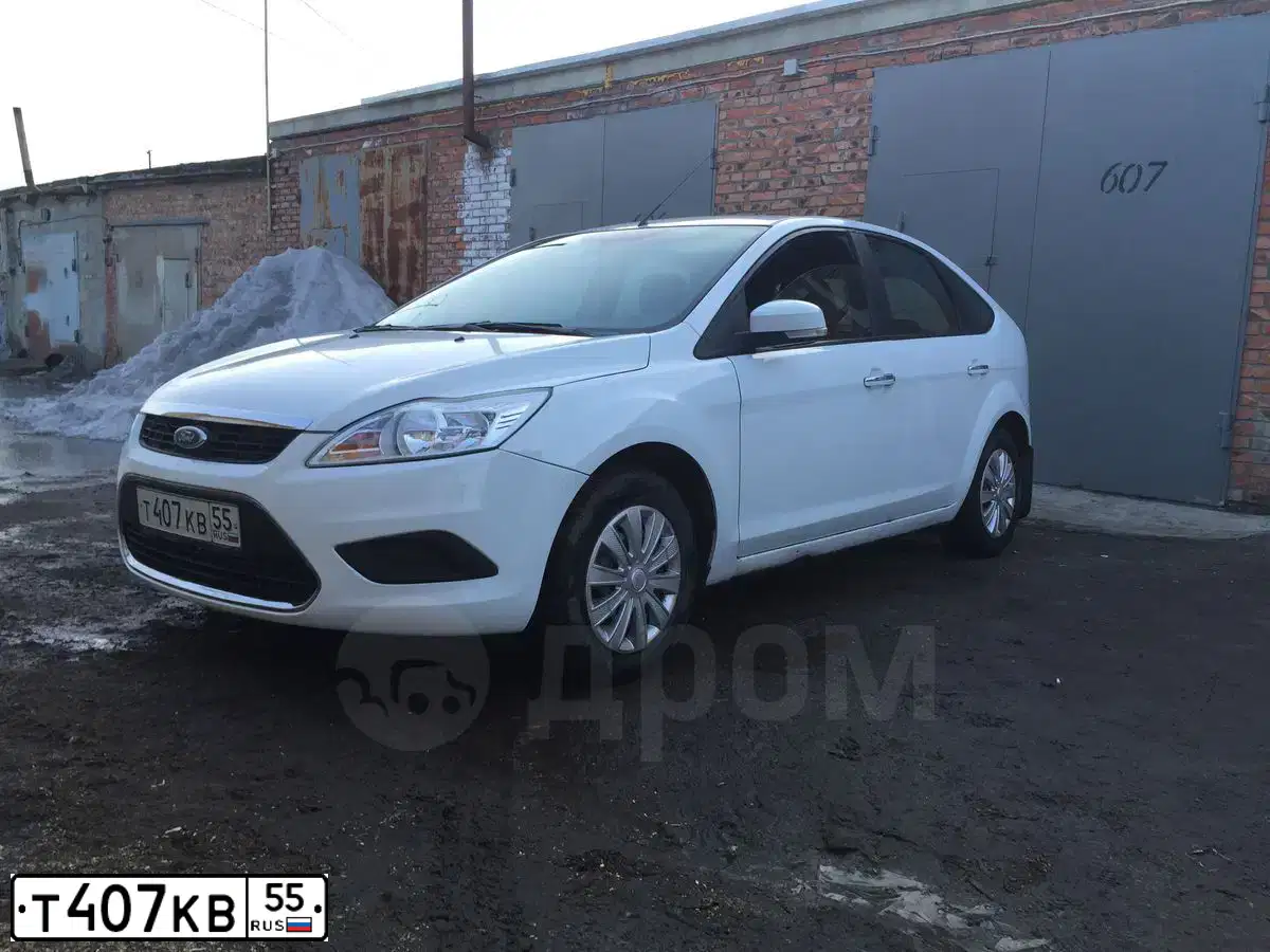 Фото автомобиля FORD FOCUS, 2008 — госномер Т407КВ55. Цвет: Белый