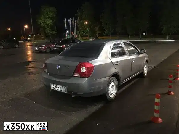 Фото автомобиля GEELY MK, 2011 — госномер Х350ХК152. Цвет: СТАЛЬНОЙ (СЕРЫЙ)