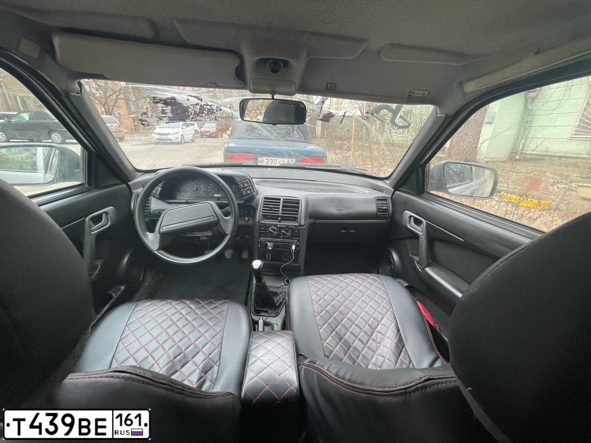 Фото автомобиля LADA 2110 LADA, 2002 — госномер Т439ВЕ161. Цвет: СВЕТЛО-СЕРЕБРИСТЫЙ МЕТ.