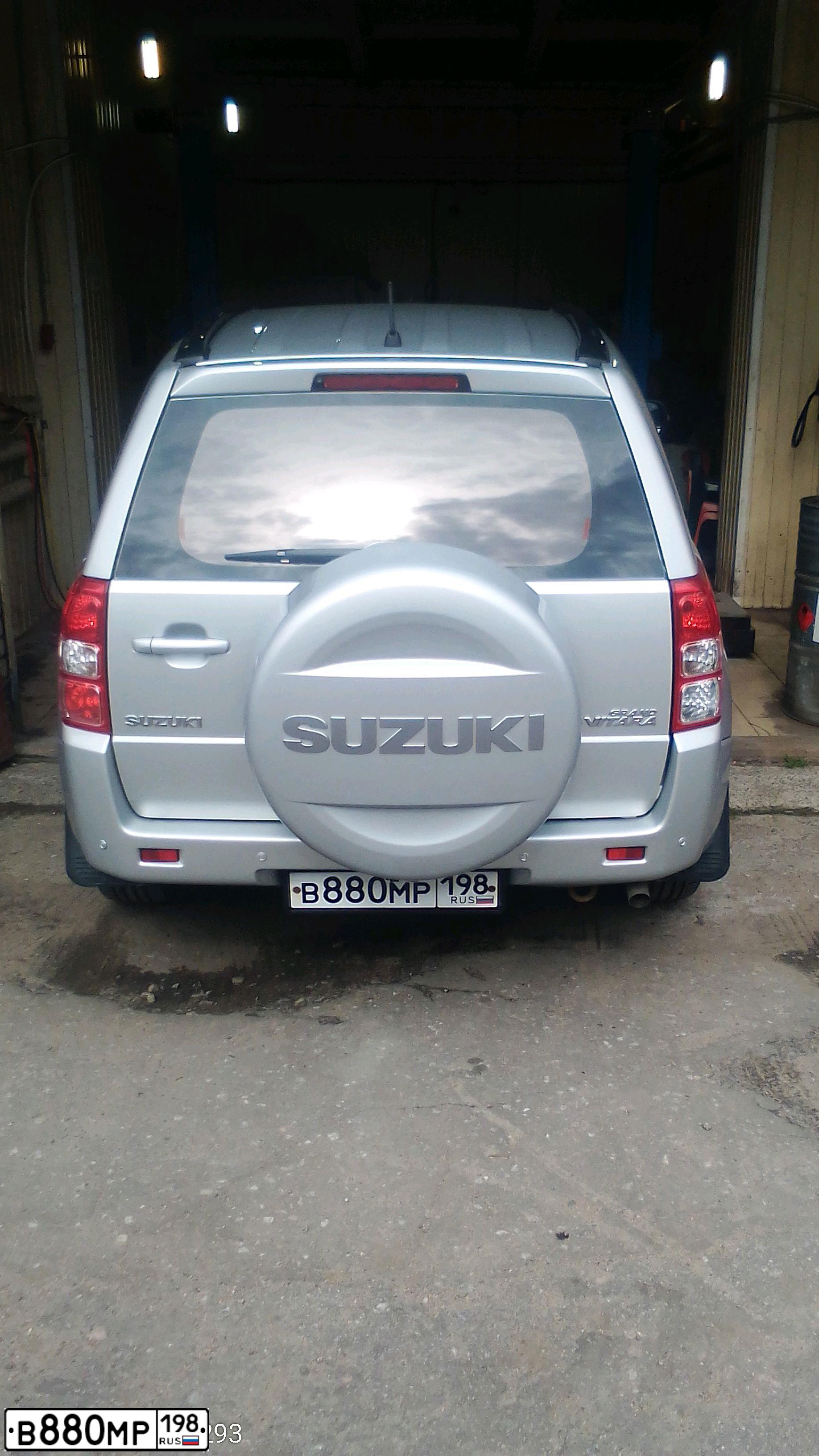 Фото автомобиля SUZUKI /GRAND/ VITARA, 2014 — госномер В005ТЕ178. Цвет: серебристый
