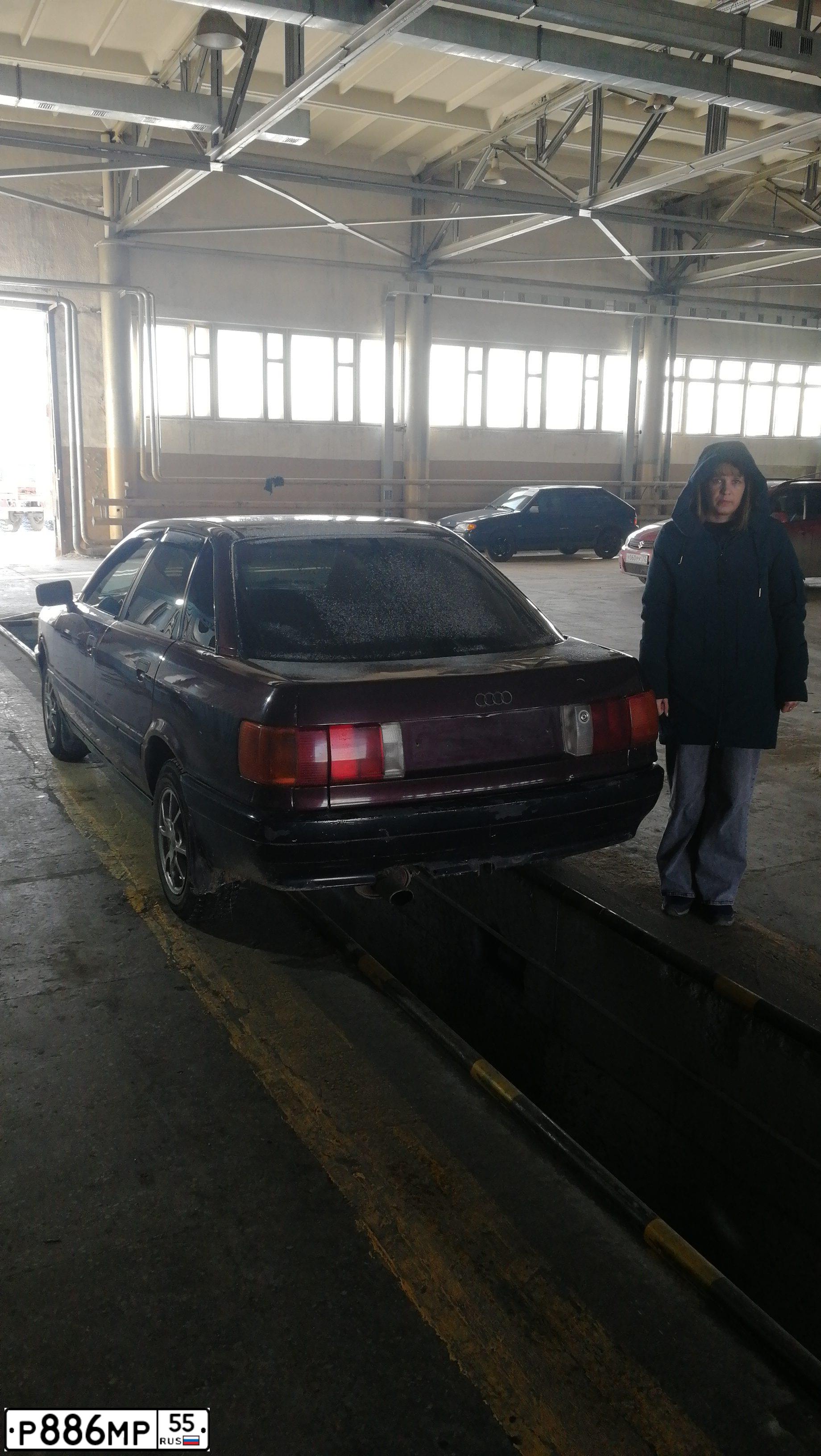 Фото автомобиля AUDI 80, 1990 — госномер А052УХ155