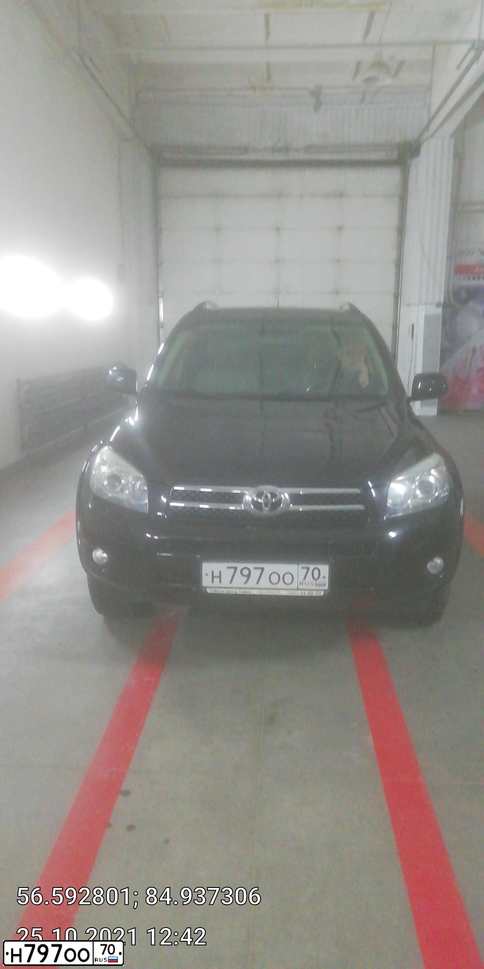 Фото автомобиля TOYOTA RAV4, 2007 — госномер Н797ОО70. Цвет: ЧЕРНЫЙ
