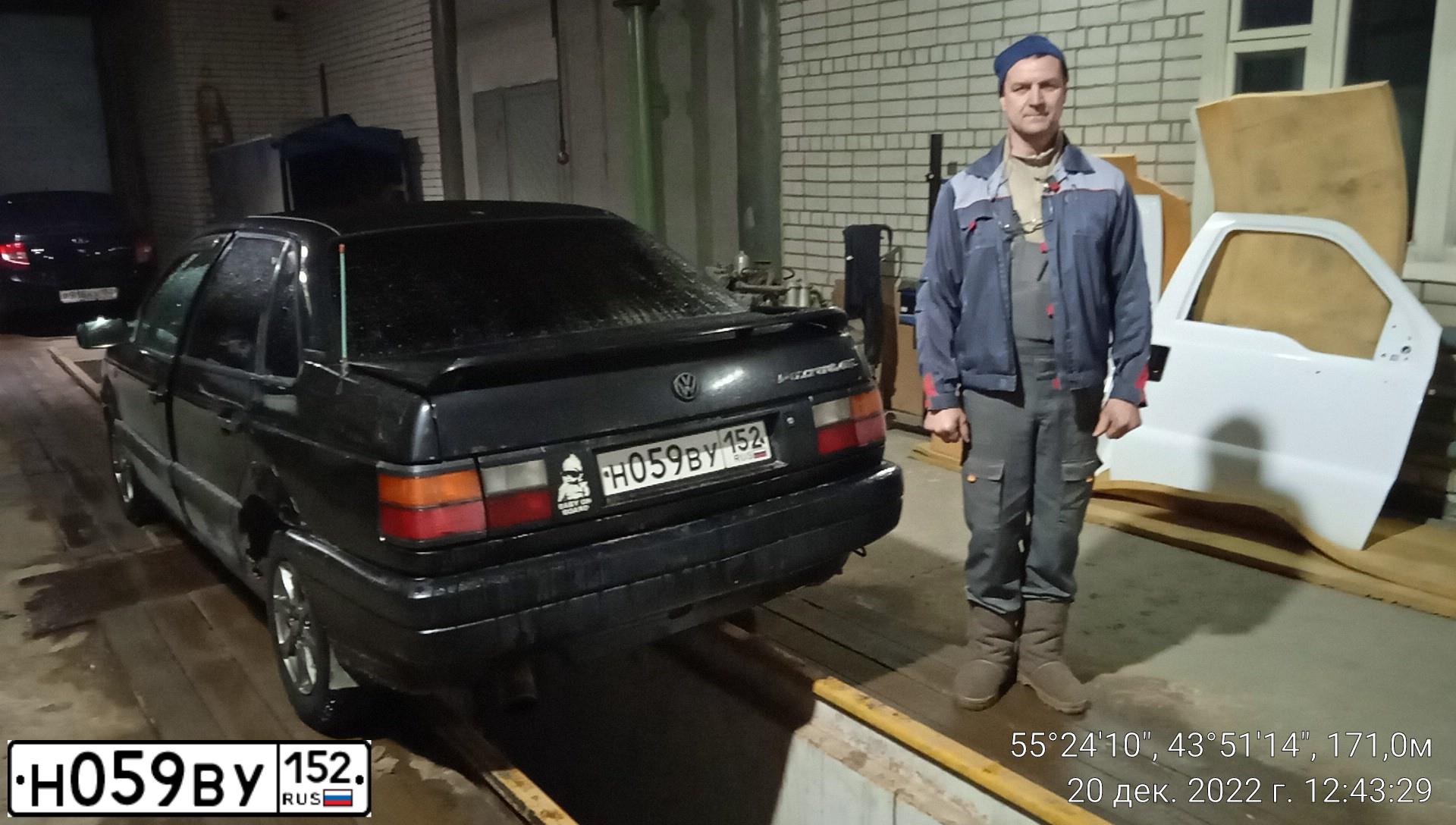 Фото автомобиля VOLKSWAGEN PASSAT, 1993 — госномер У354ОВ152