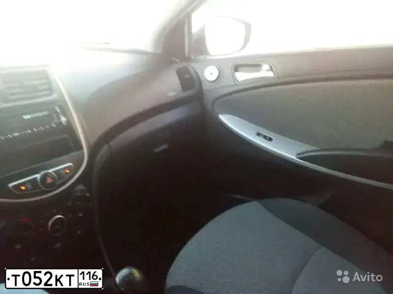 Фото автомобиля HYUNDAI SOLARIS, 2013 — госномер Т052КТ116. Цвет: ЧЕРНО-СЕРЫЙ