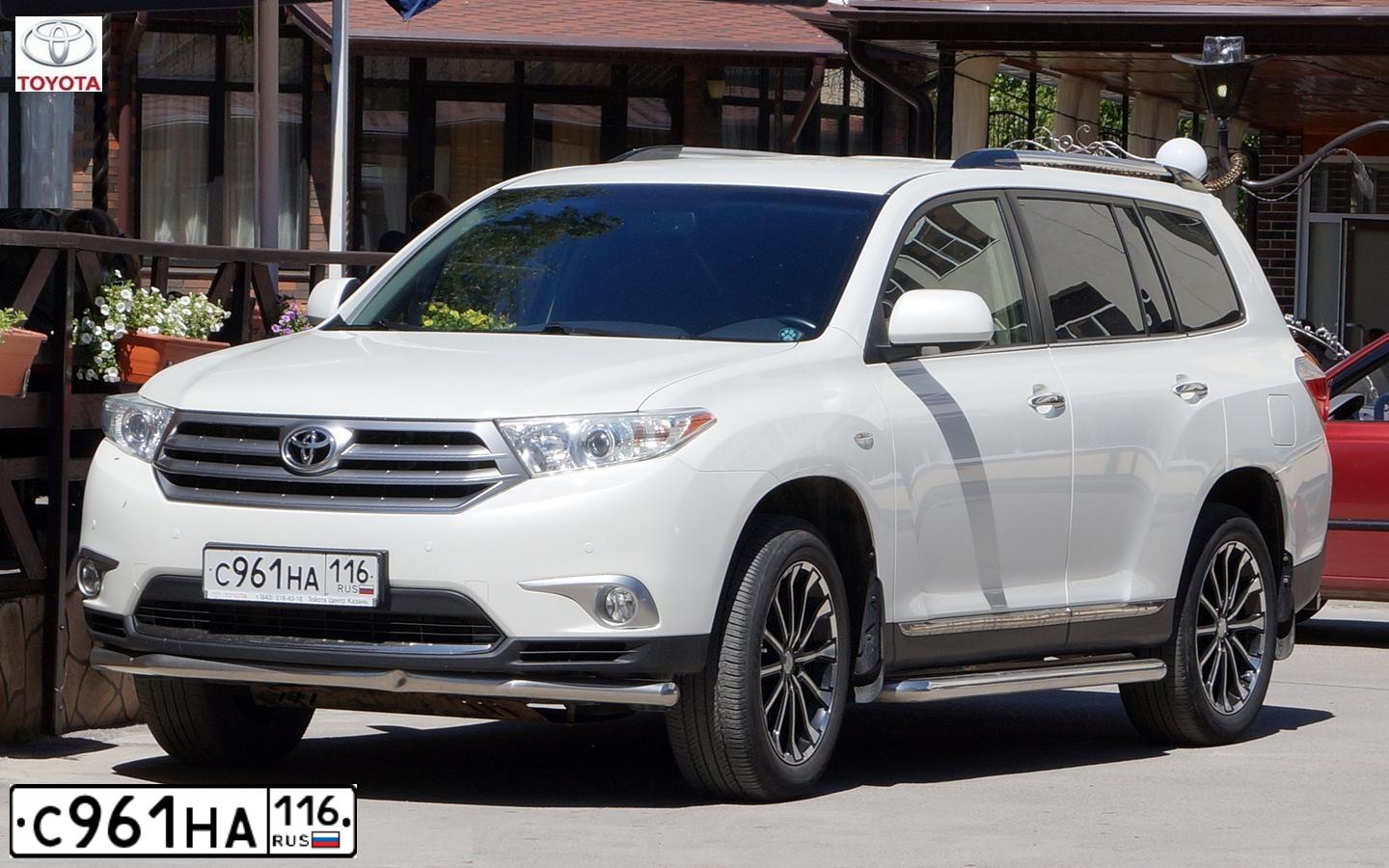 Фото автомобиля TOYOTA HIGHLANDER, 2012 — госномер Х016МР142. Цвет: Белый