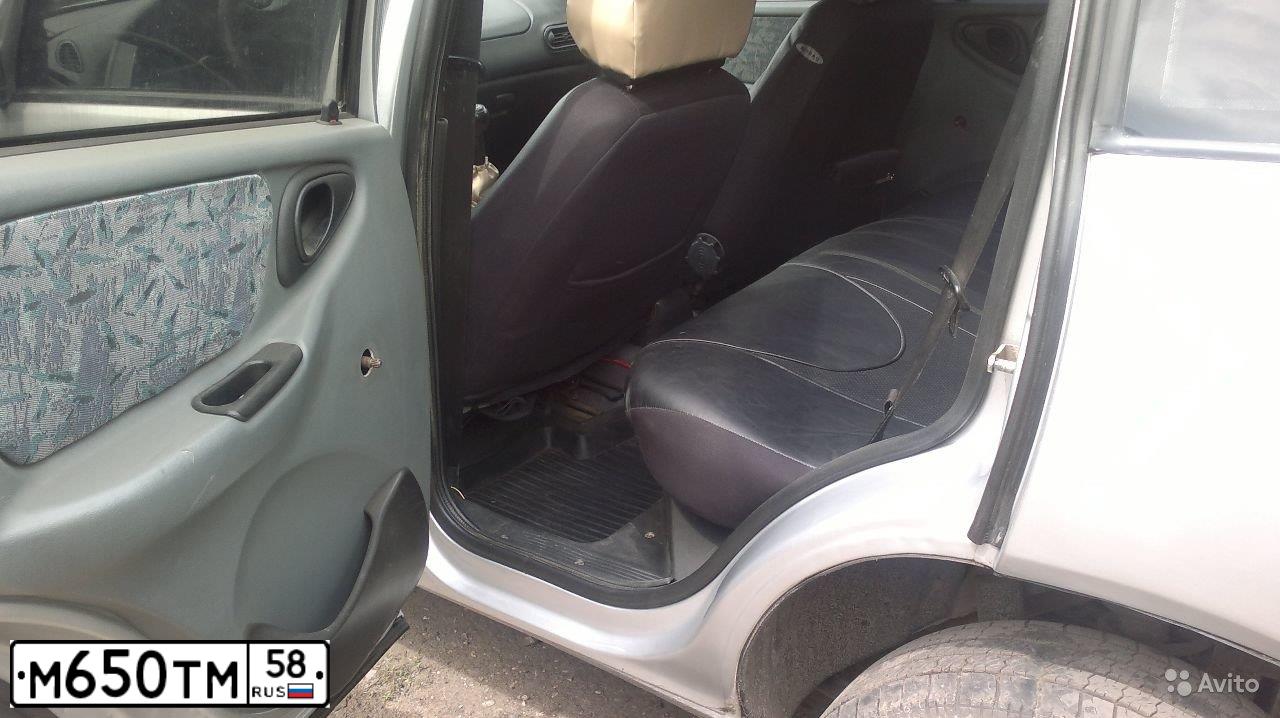 Фото автомобиля CHEVROLET T NIVA, 2004 — госномер М650ТМ58. Цвет: Светло-Серебристый металлик