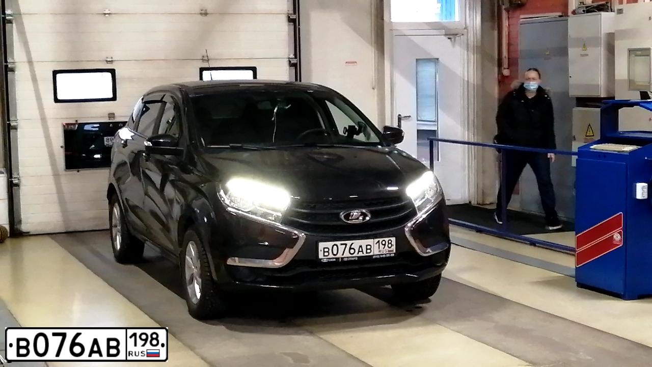 Фото автомобиля LADA XRAY, 2018 — госномер В076АВ198. Цвет: ЧЕРНЫЙ