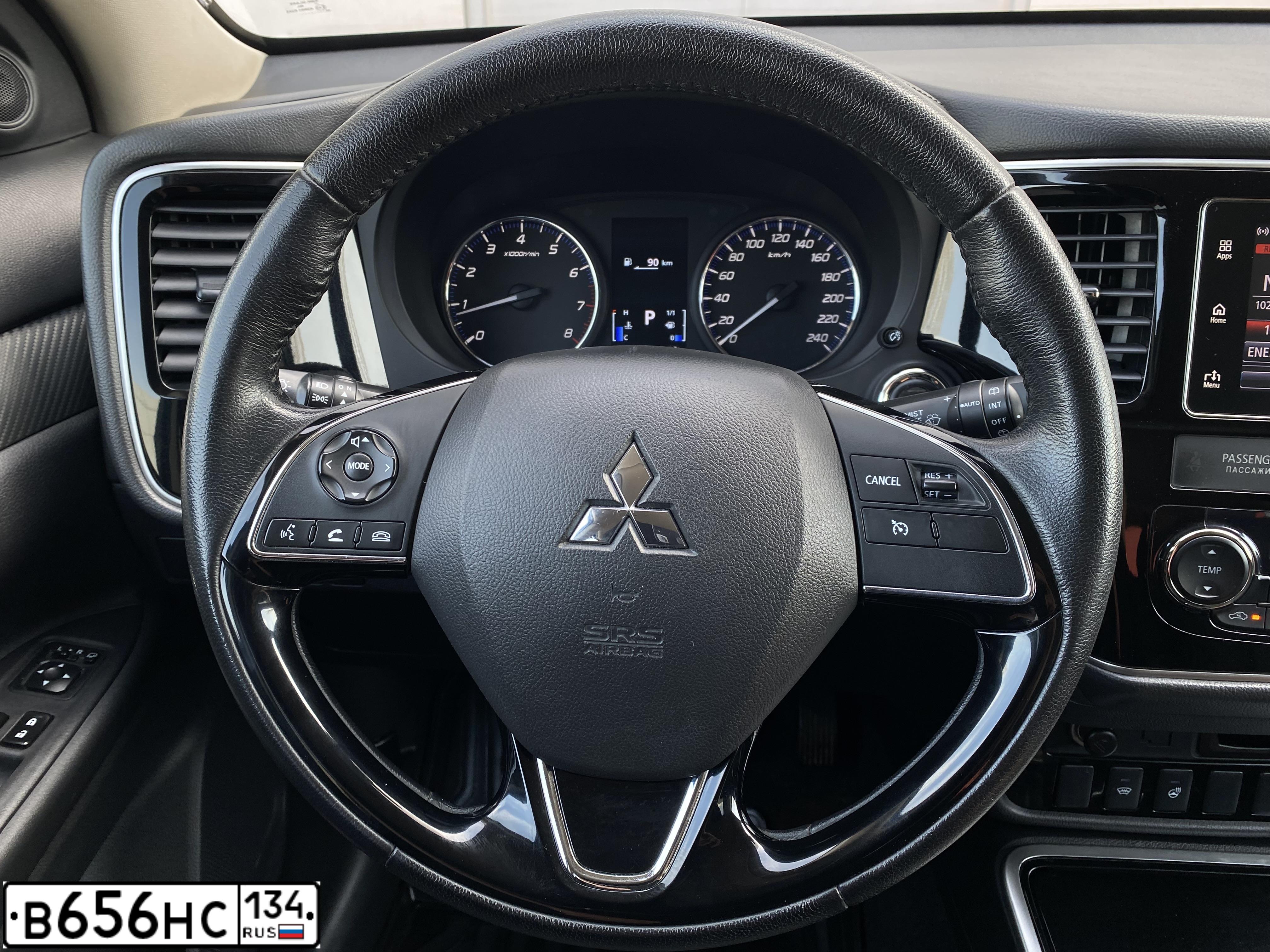 Фото автомобиля HYUNDAI SOLARIS, 2015 — госномер М847МХ126