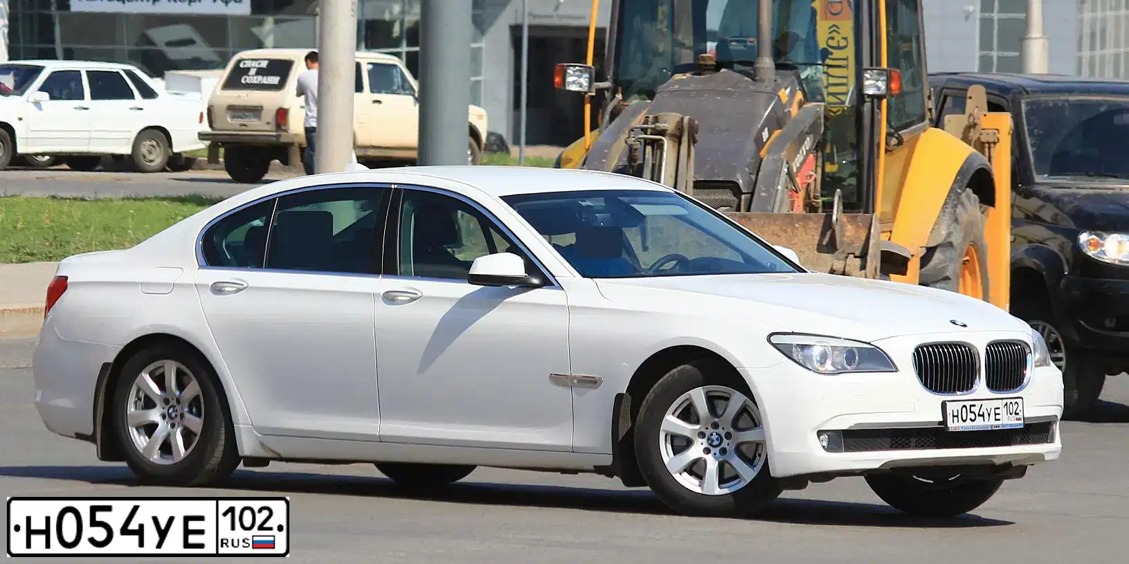 Фото автомобиля BMW SERIE 7, 2011 — госномер Н054УЕ102. Цвет: БЕЛЫЙ