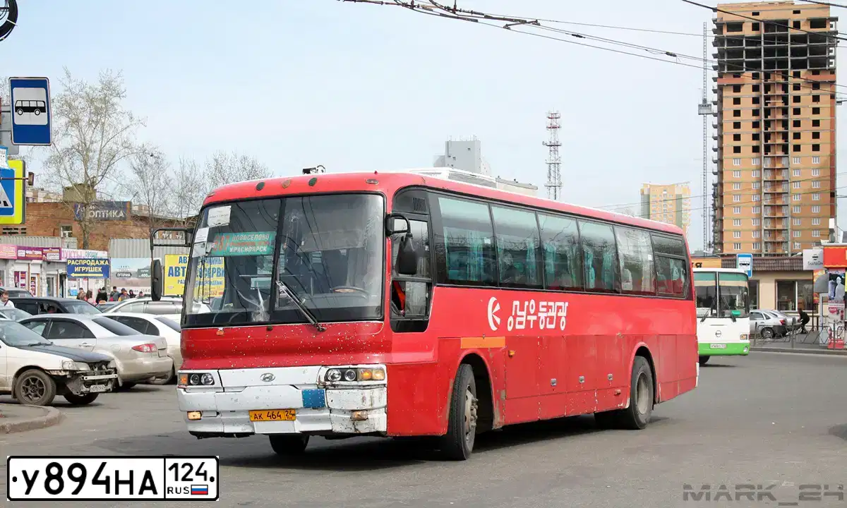 Фото автомобиля HYUNDAI AERO, 1996 — госномер У894НА124. Цвет: Красный