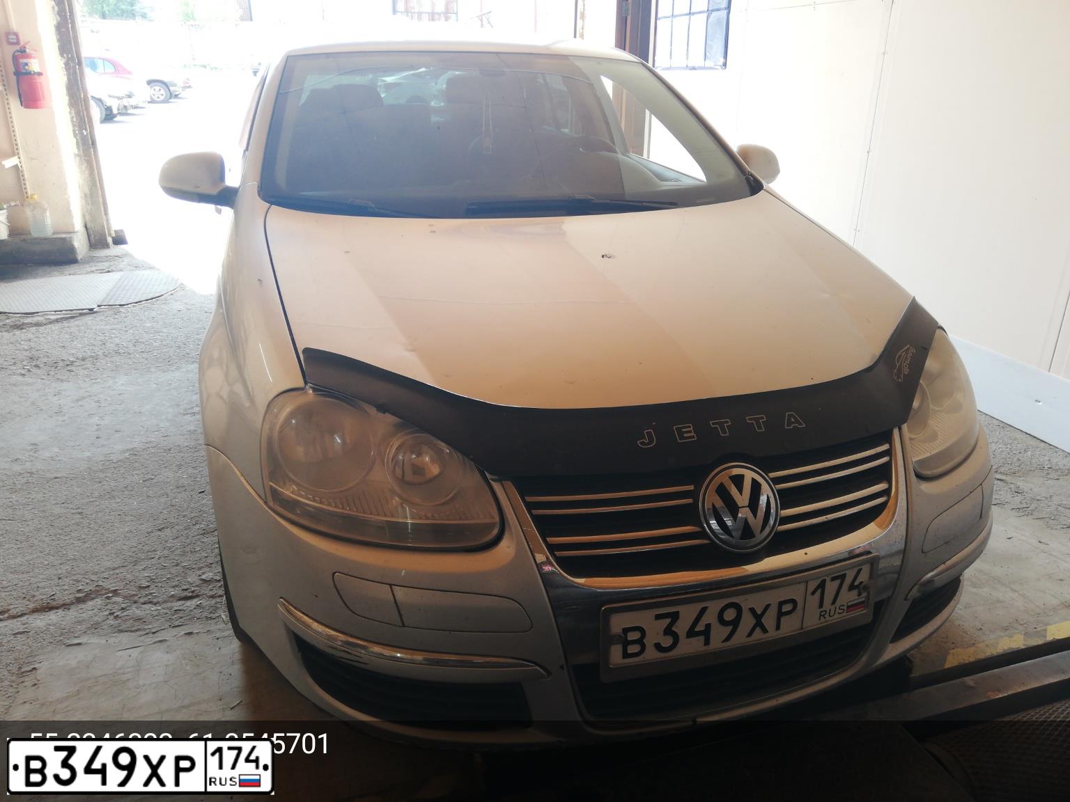 Фото автомобиля VOLKSWAGEN JETTA, 2007 — госномер А500УУ102. Цвет: Серебристый