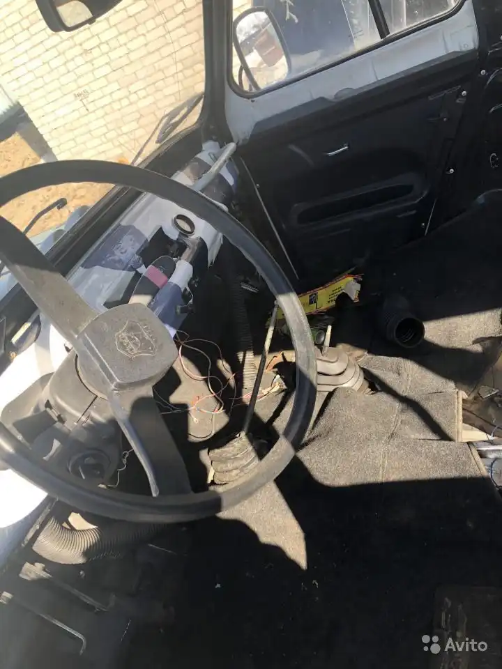 Фото автомобиля TOYOTA YARIS, 2006 — госномер Н752ЕТ774. Цвет: Оранжевый