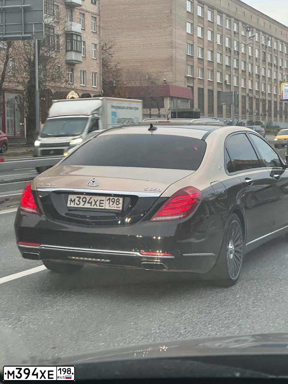 Фото автомобиля MERCEDES S-KLASSE, 2017 — госномер Е393СР797. Цвет: МНОГОЦВЕТНЫЙ