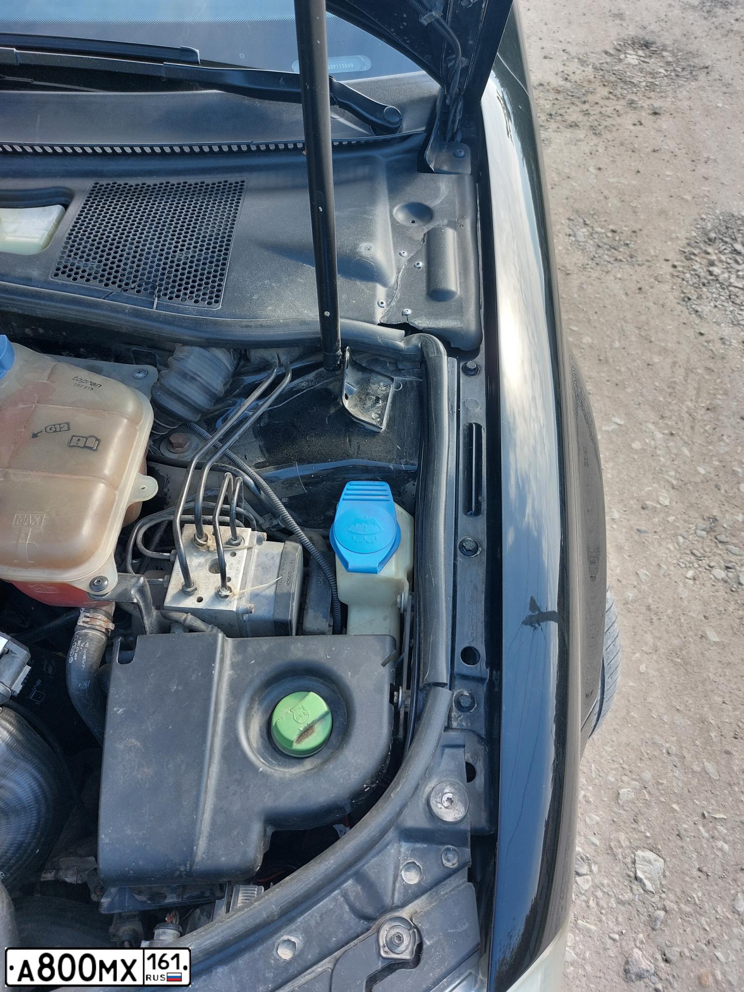 Фото автомобиля VOLKSWAGEN PASSAT, 2003 — госномер А800МХ161. Цвет: ЧЕРНЫЙ