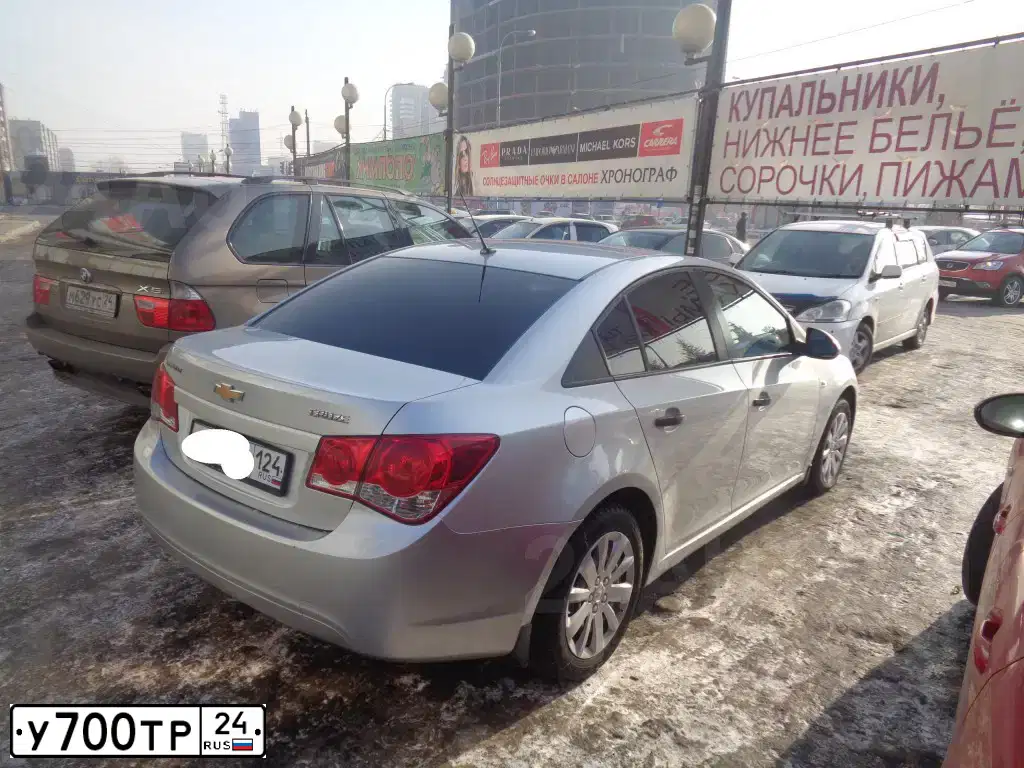 Фото автомобиля MAZDA 3, 2011 — госномер У700ТР24. Цвет: Красный