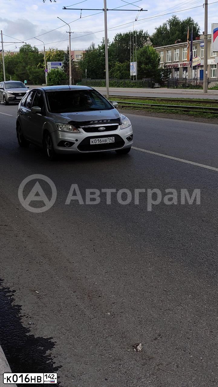 Фото автомобиля FORD FOCUS, 2011 — госномер С120ХС96. Цвет: СВЕТЛО-СЕРЫЙ