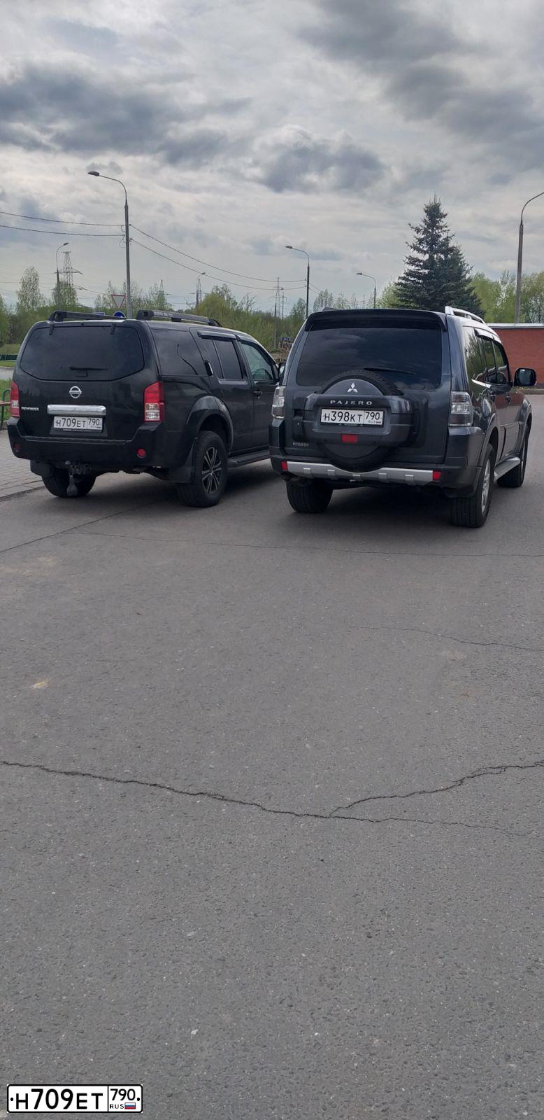 Фото автомобиля NISSAN PATHFINDER, 2008 — госномер Р492СХ46. Цвет: ЧЕРНЫЙ