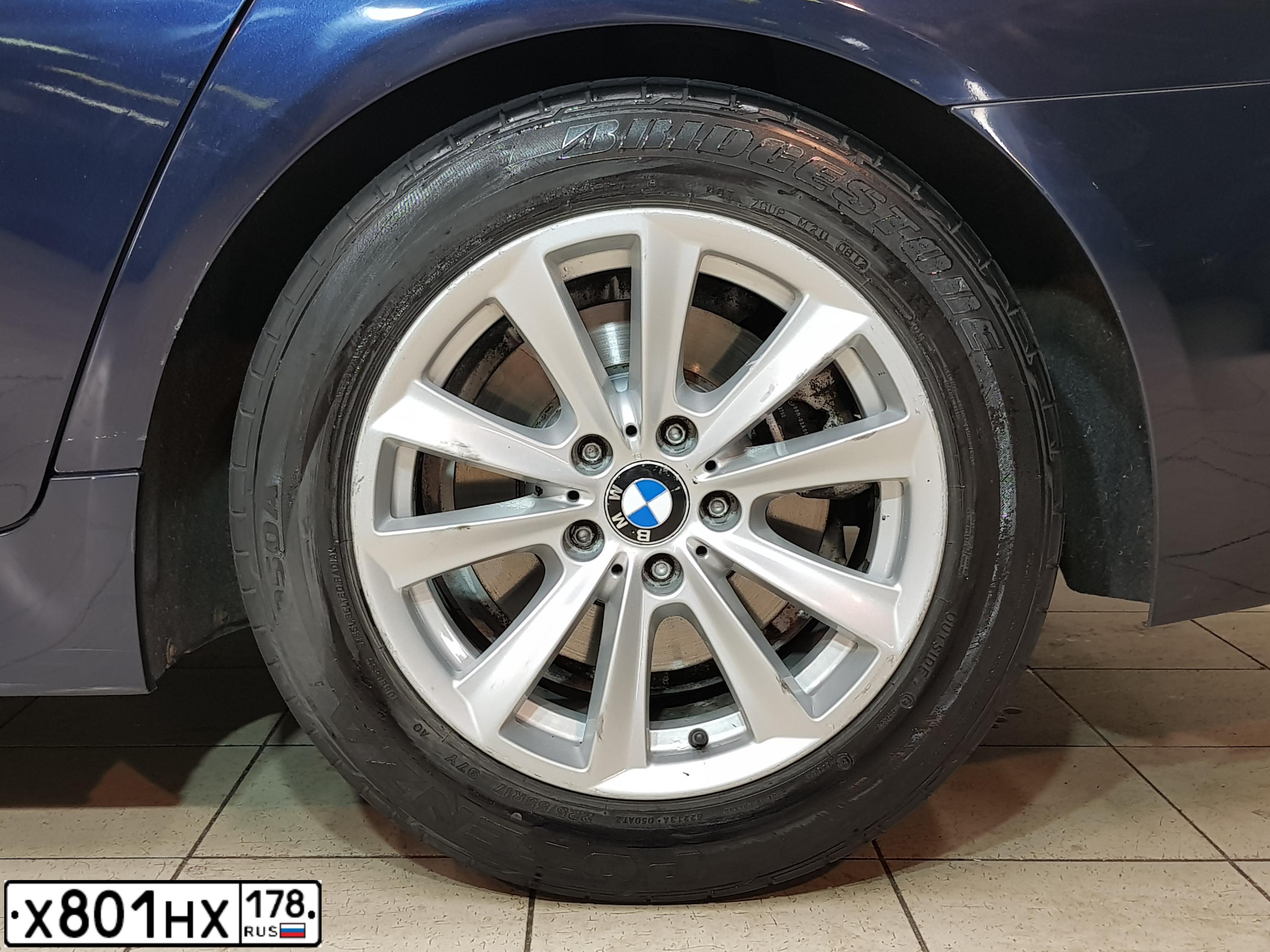 Фото автомобиля BMW SERIE 5, 2012 — госномер С480РК178. Цвет: Темно-синий