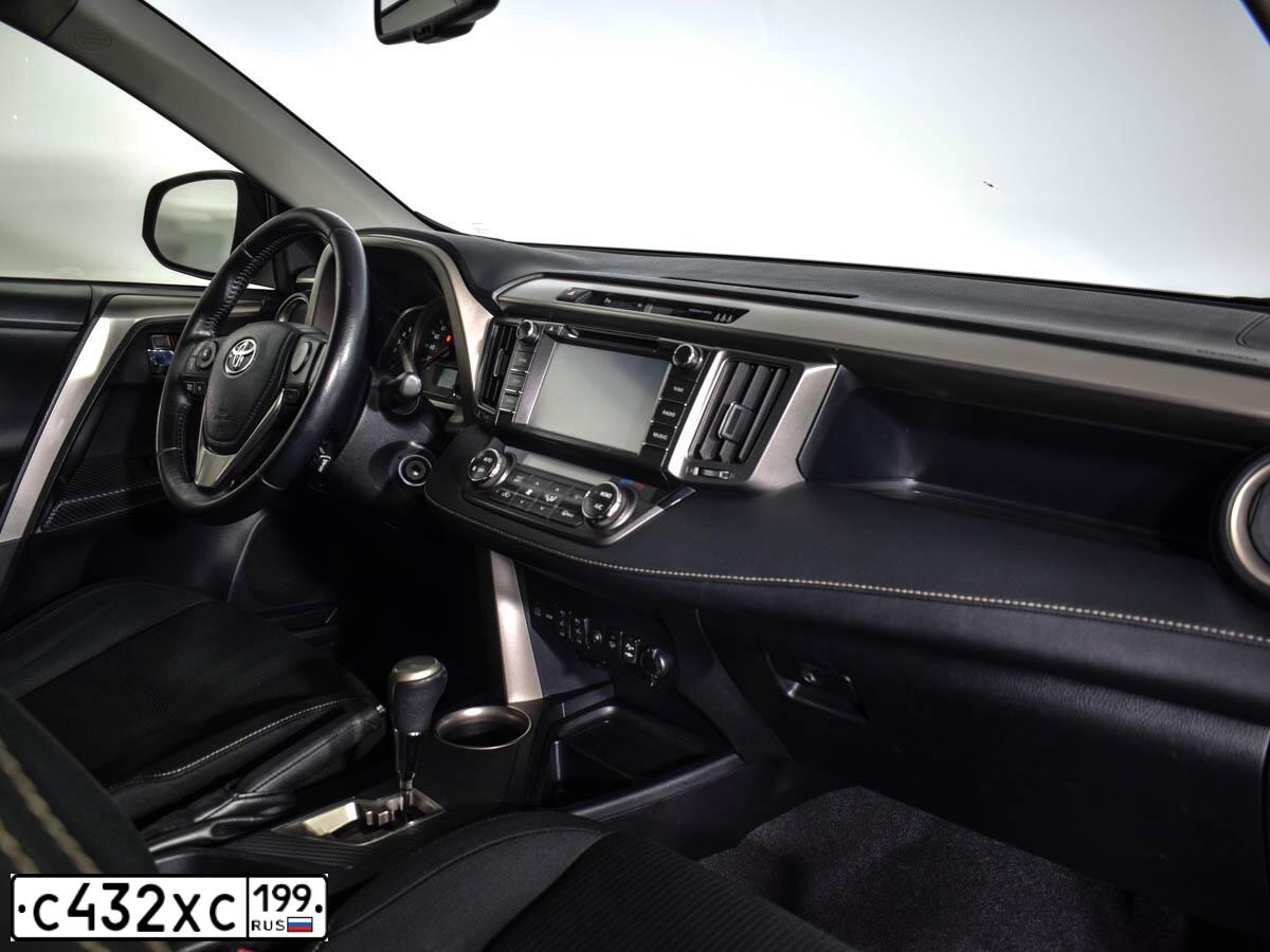Фото автомобиля TOYOTA RAV4, 2015 — госномер М774ВК17