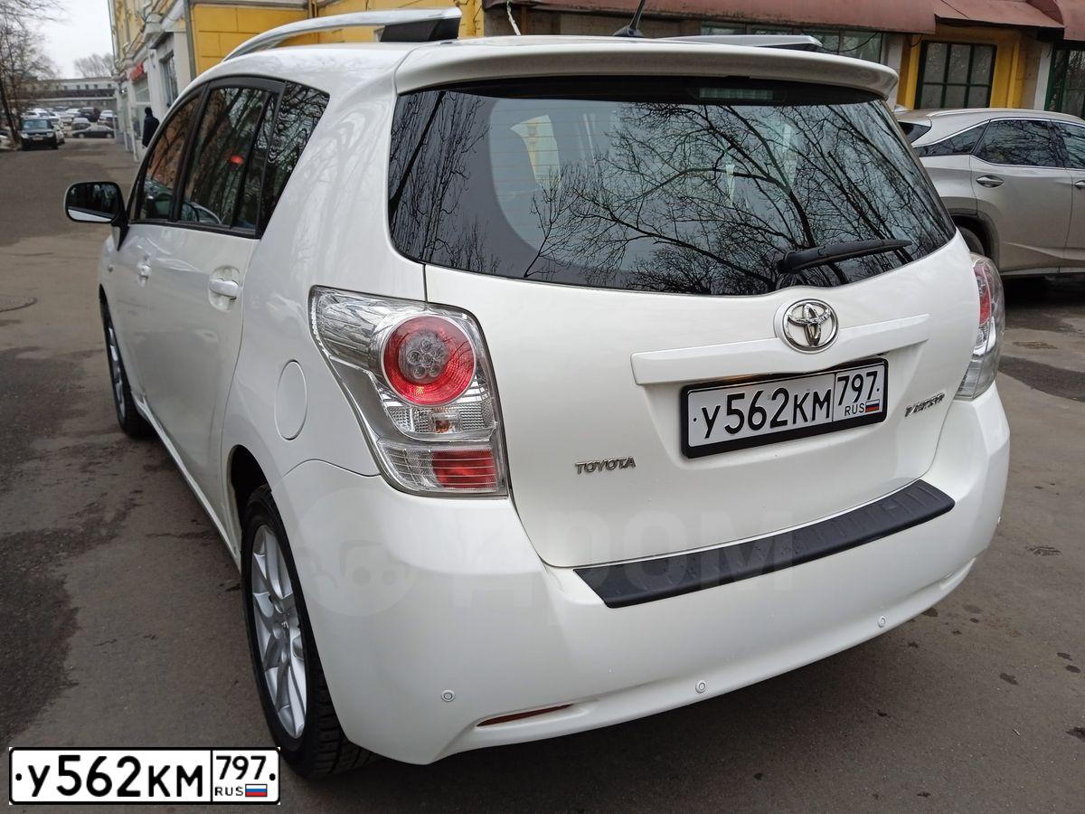Фото автомобиля TOYOTA VERSO, 2011 — госномер У666НВ197. Цвет: Белый
