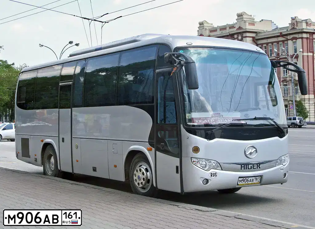 Фото автомобиля HIGER KLQ 6885, 2007 — госномер М906АВ161. Цвет: СЕРЕБРИСТЫЙ