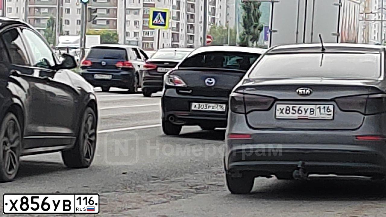 Фото автомобиля KIA RIO, 2016 — госномер Х856УВ116. Цвет: темно-серый